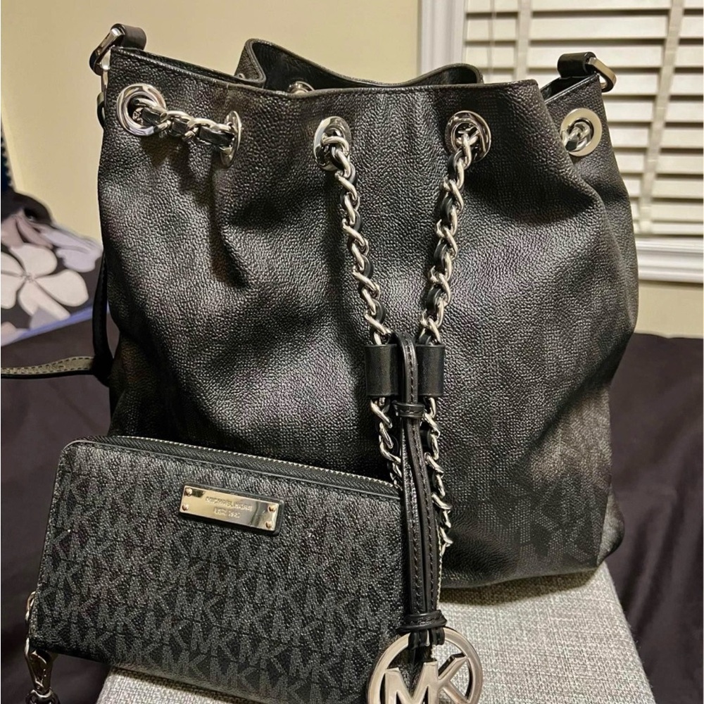 Michael Kors Black Shoulder Bag + wallet set with Chain Detail